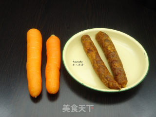 腊肠炒胡萝卜的做法步骤：1