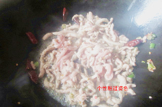 香菇土豆炒肉丝的做法步骤：3