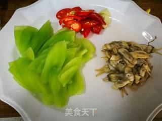 清炒莴笋花生螺的做法步骤：3