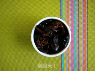 【白菜辣炒木耳】的做法步骤：1