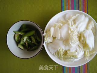 【白菜辣炒木耳】的做法步骤：2