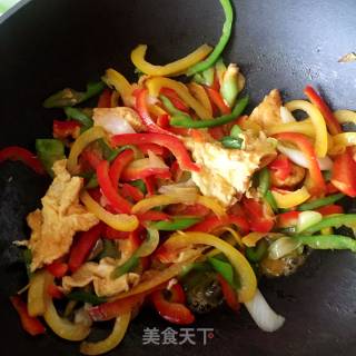 鸡蛋炒彩椒的做法步骤：6