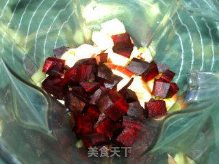 【广东】甜菜根胡萝卜苹果饮的做法步骤：5