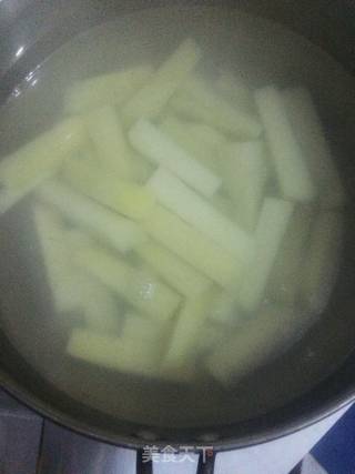 香煎孜然土豆条的做法步骤：3