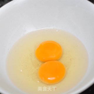 洋葱炒鸡蛋的做法步骤：1
