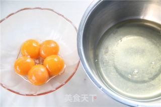 炒鸡好吃的杯子——水果蛋糕杯的做法步骤：1