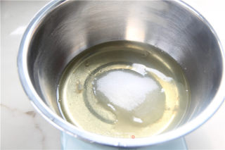 炒鸡好吃的杯子——水果蛋糕杯的做法步骤：2
