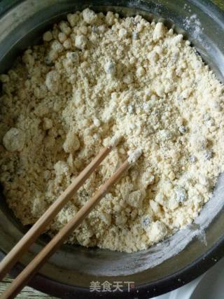 圣诞饼干―糖霜红糖甜脆小饼干
~圣诞节应应景，给宝贝做的小松树糖霜红糖饼干的做法步骤：1