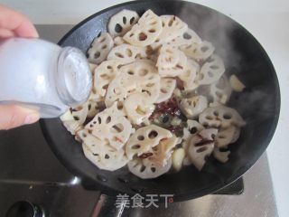 炝炒藕片的做法步骤：4
