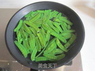 【湖北】荷兰豆炒玉米笋的做法步骤：3