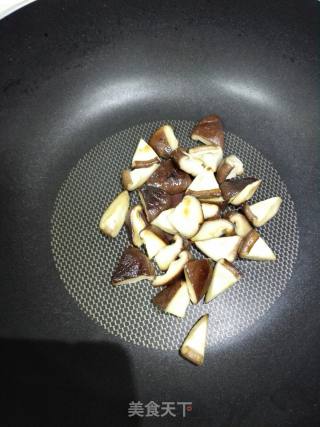 香菇北极虾的做法步骤：2