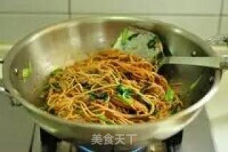 小炒面~香肠青菜炒面的做法步骤：8