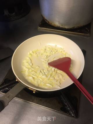 意大利牛肝菌烩饭的做法步骤：3