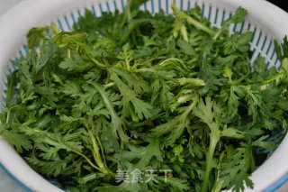 水豆豉炒茼蒿菜的做法步骤：1