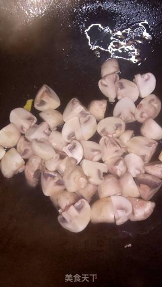 口蘑菜心的做法步骤：3