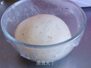 【迷你版土豆香葱餐包】的做法步骤：4