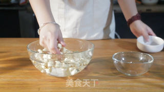 莲子瘦肉汤的做法步骤：1