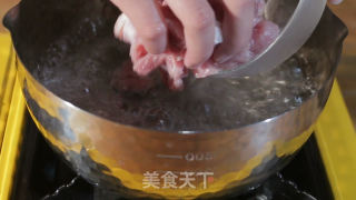 莲子瘦肉汤的做法步骤：5