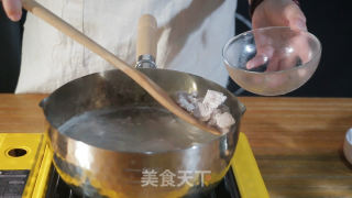 莲子瘦肉汤的做法步骤：6