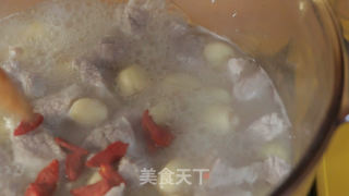 莲子瘦肉汤的做法步骤：9