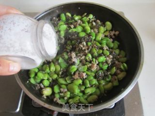 【湖北】肉末雪菜炒蚕豆米的做法步骤：7