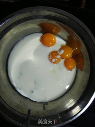 草莓酸奶蛋糕（新手作品）的做法步骤：3