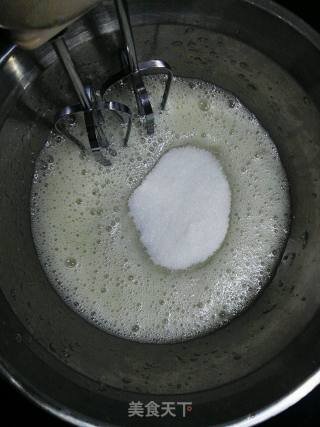 草莓酸奶蛋糕（新手作品）的做法步骤：7