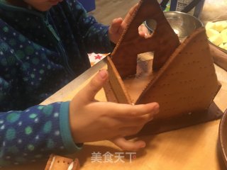 来晚的姜饼屋---小朋友自制的姜饼屋的做法步骤：15