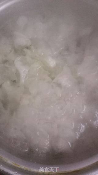 银耳红薯羹的做法步骤：2