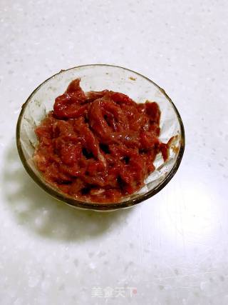 茶树菇炒牛柳的做法步骤：1