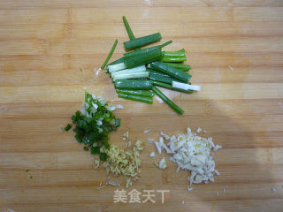 鲜虾粉丝煲的做法步骤：2