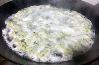 翠茼鱼圆的做法步骤：11