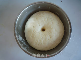 猪肉大葱包子的做法步骤：1