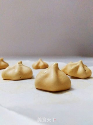 Merigue Kiss——法式烤蛋白糖的做法步骤：5