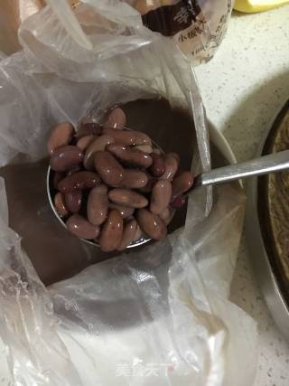 酸菜红豆汤的做法步骤：1