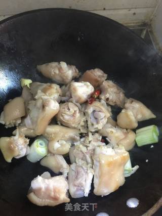 红烧猪蹄的做法步骤：3
