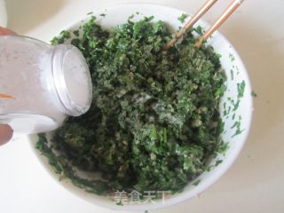 荠菜猪肉馅饼的做法步骤：6