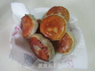 荠菜猪肉馅饼的做法步骤：13