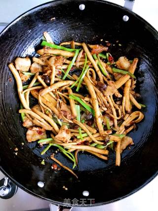 干锅茶树菇的做法步骤：8