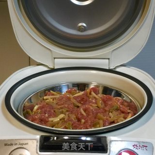 快手菜——榨菜蒸牛肉的做法步骤：3