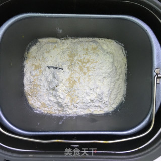 乳酪火腿面包的做法步骤：1
