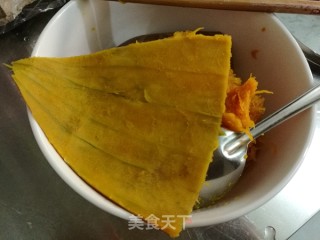 奶香南瓜羹的做法步骤：3
