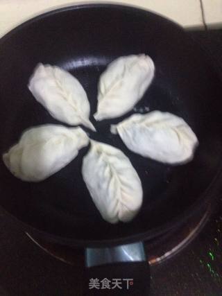 荠菜生煎包的做法步骤：8