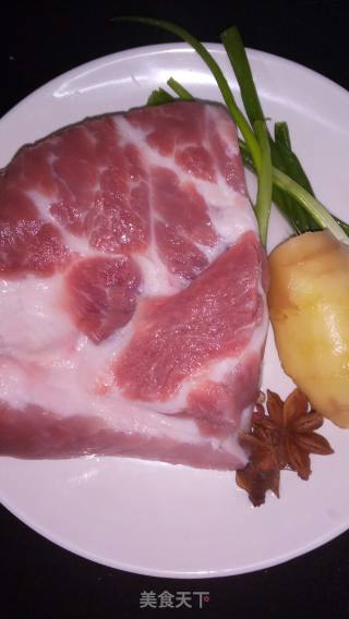 蒜泥白肉的做法步骤：1