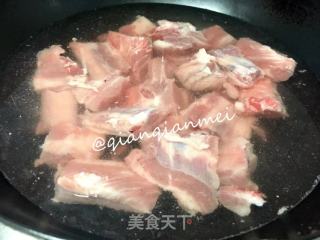 营养美味炖排骨的做法步骤：1