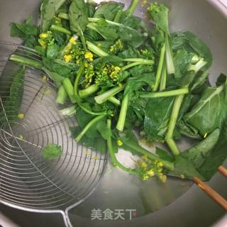 快速拌菜心的做法步骤：1