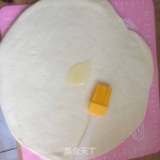 甜到内心的发面糖饼的做法步骤：2