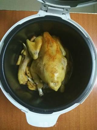 电饭锅盐焗鸡的做法步骤：2
