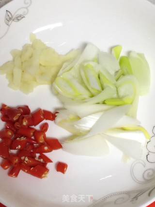 辣炒牛肉的做法步骤：3