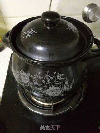 棒骨萝（卜）（鹌鹑）蛋冬笋汤的做法步骤：2